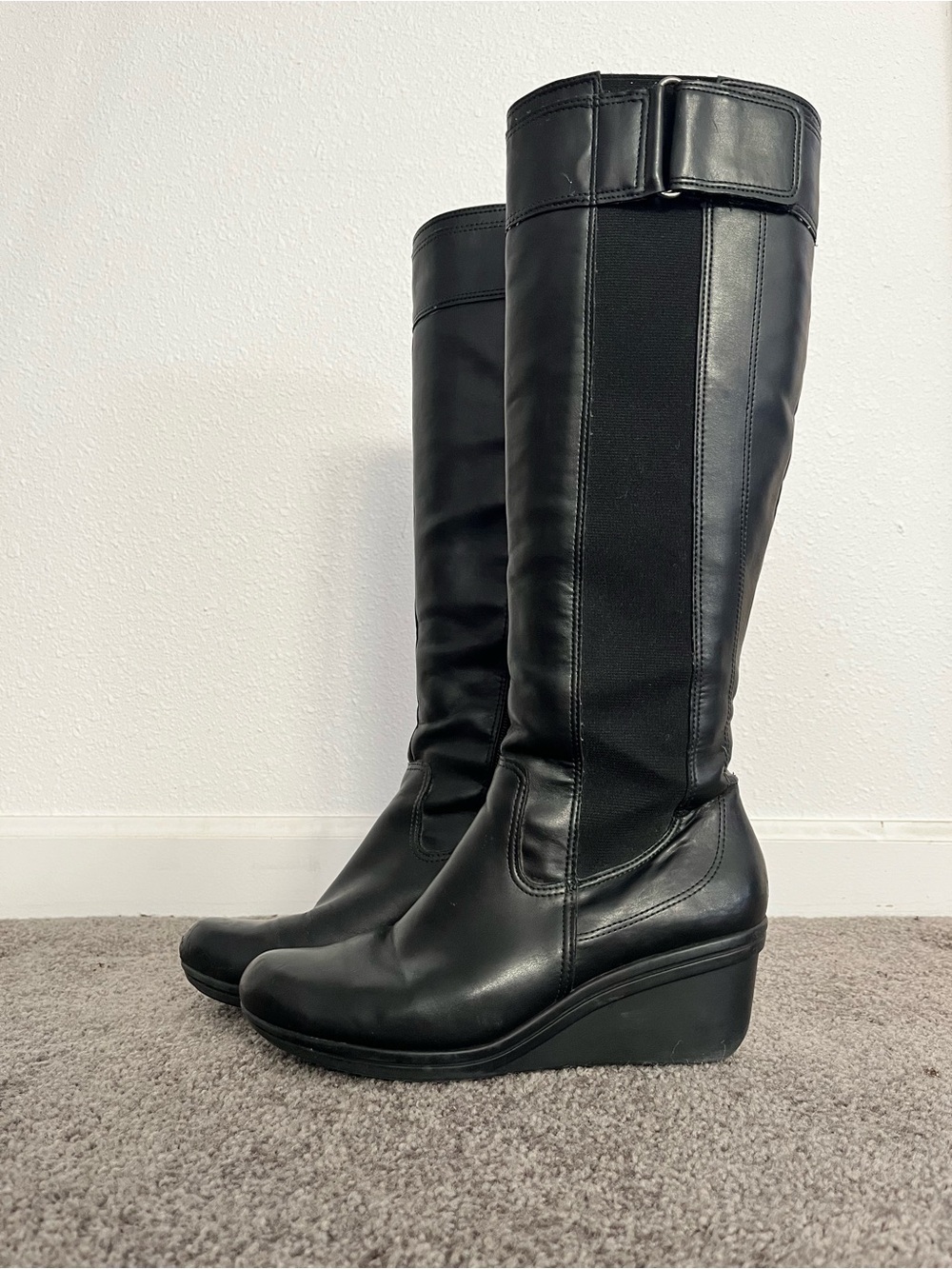 Y2K Kenneth Cole Reaction Wedge Boot, size 7.5